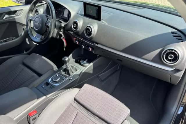 Audi A3 (2016) thumbnail 7