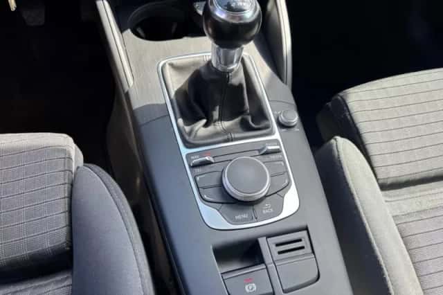 Audi A3 (2016) thumbnail 10