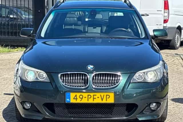 BMW 5-Serie (2004) thumbnail 2