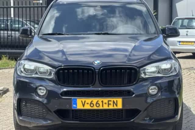 BMW X5 (2017) thumbnail 2