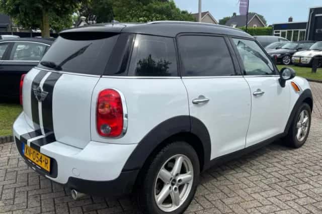 MINI Countryman (2013) thumbnail 5