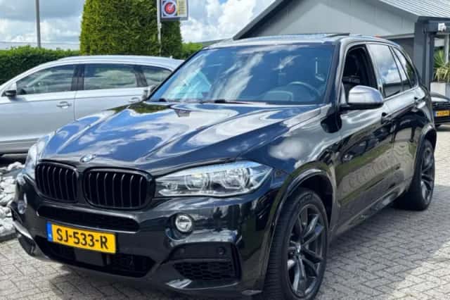 BMW X5 (2017) thumbnail 1