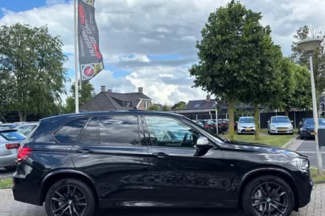 BMW X5 (2017) thumbnail 4
