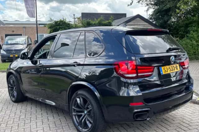 BMW X5 (2017) thumbnail 6