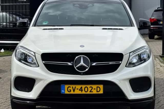 Mercedes-Benz GLE (2015) thumbnail 2