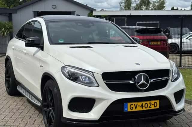 Mercedes-Benz GLE (2015) thumbnail 3