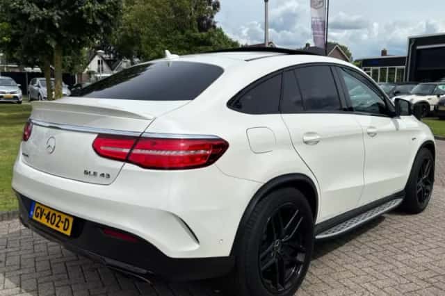 Mercedes-Benz GLE (2015) thumbnail 5