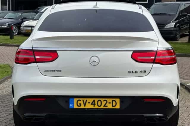 Mercedes-Benz GLE (2015) thumbnail 6