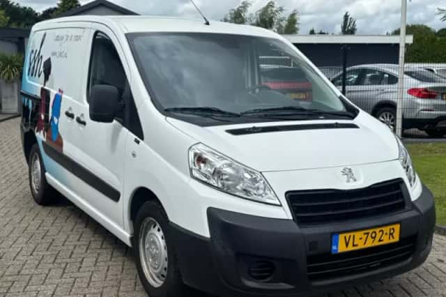 Peugeot Expert (2015) thumbnail 2