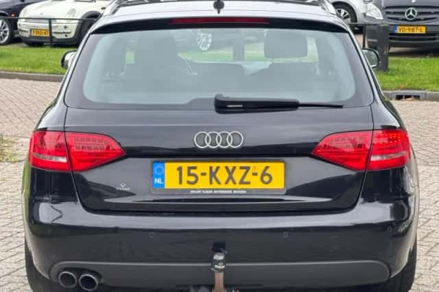 Audi A4 (2010) thumbnail 5