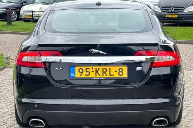 Jaguar XF (2010) thumbnail 6