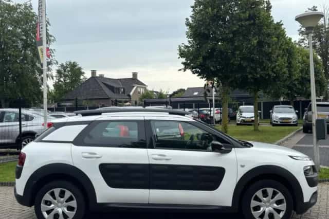 Citroën C4 Cactus (2017) thumbnail 5