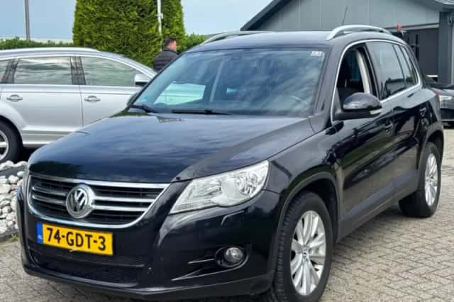 Volkswagen Tiguan (2008) thumbnail 1