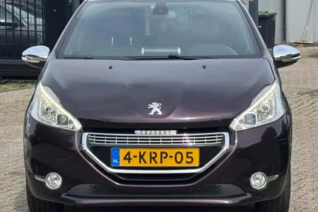 Peugeot 208 (2013) thumbnail 2