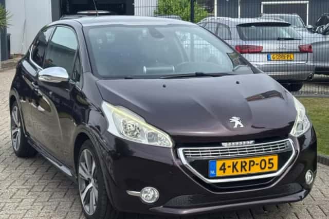 Peugeot 208 (2013) thumbnail 3