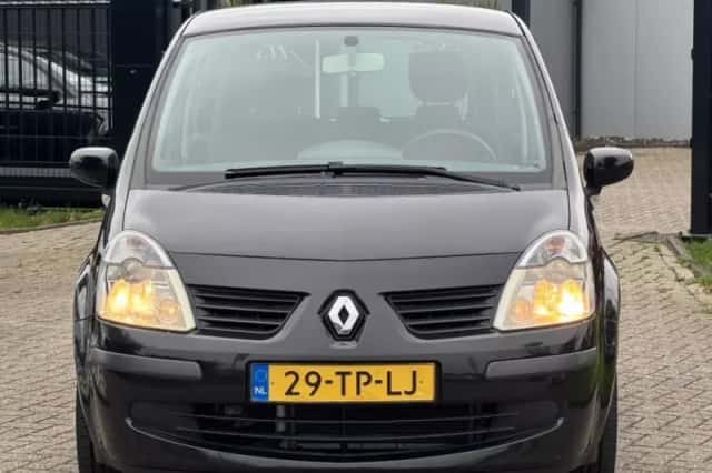 Renault Modus (2007) thumbnail 2