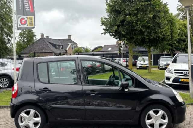 Renault Modus (2007) thumbnail 5