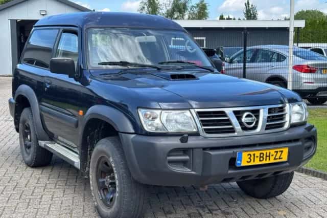 Nissan Patrol GR (2003) thumbnail 2