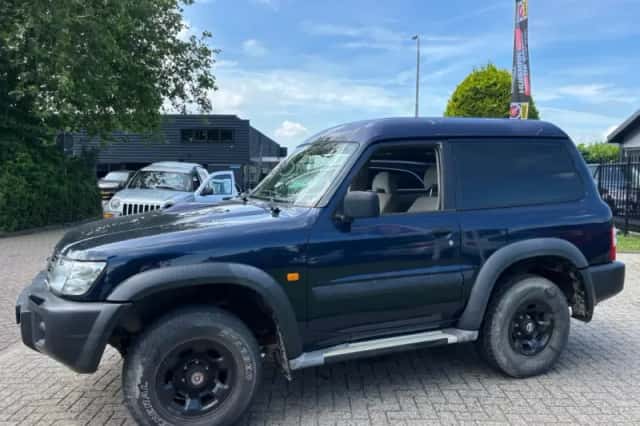 Nissan Patrol GR (2003) thumbnail 4