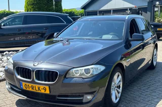 BMW 5-Serie (2011) thumbnail 1