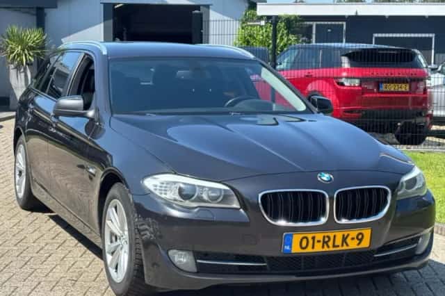 BMW 5-Serie (2011) thumbnail 2