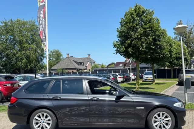 BMW 5-Serie (2011) thumbnail 3