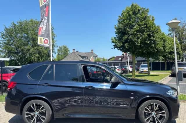 BMW X5 (2014) thumbnail 5