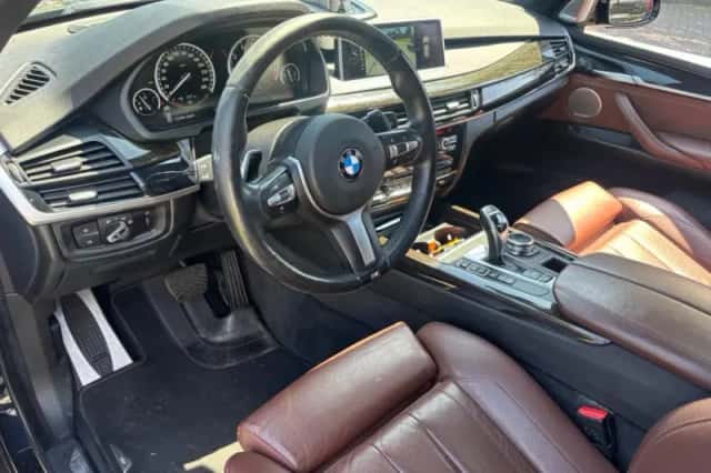 BMW X5 (2014) thumbnail 6