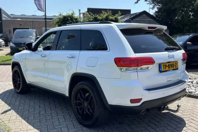 Jeep Grand Cherokee (2015) thumbnail 6