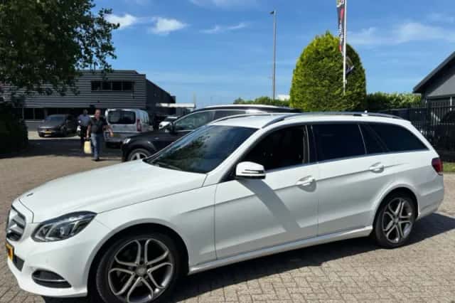 Mercedes-Benz E-Klasse (2013) thumbnail 3