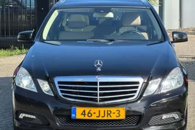 Mercedes-Benz E-Klasse (2009) thumbnail 2