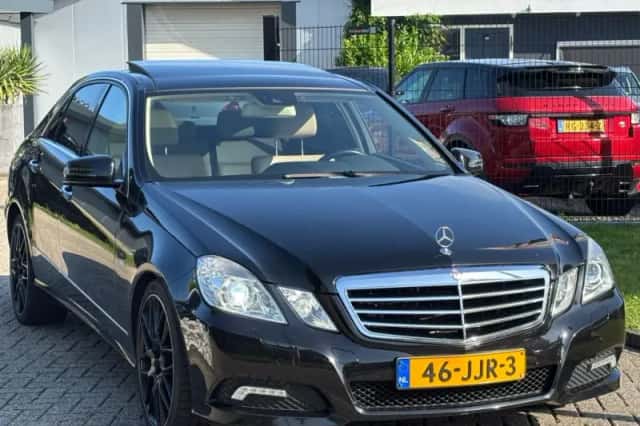 Mercedes-Benz E-Klasse (2009) thumbnail 3
