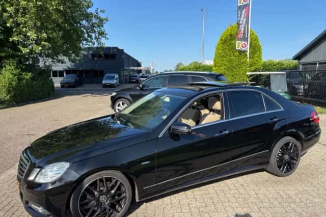 Mercedes-Benz E-Klasse (2009) thumbnail 5