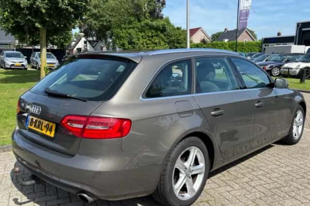 Audi A4 (2013) thumbnail 5