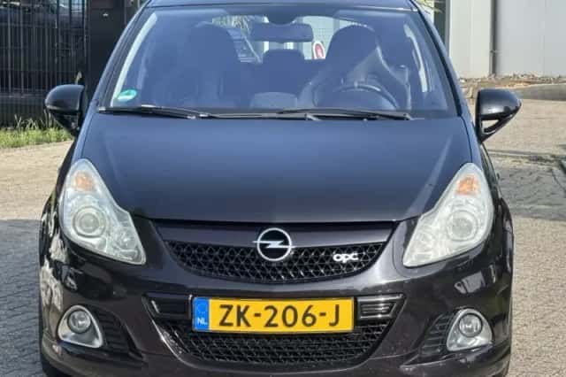 Opel Corsa (2008) thumbnail 2