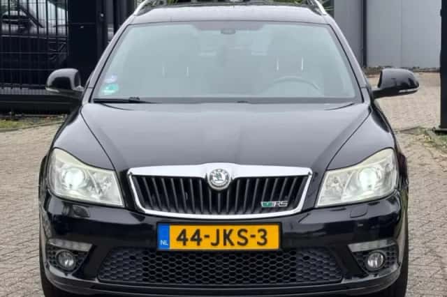 Škoda Octavia (2009) thumbnail 2