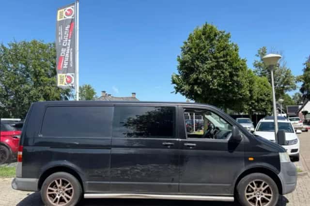 Volkswagen Transporter (2008) thumbnail 3