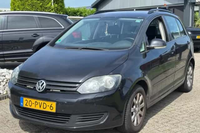 Volkswagen Golf (2010) thumbnail 1