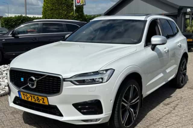 Volvo XC60 (2018) thumbnail 1