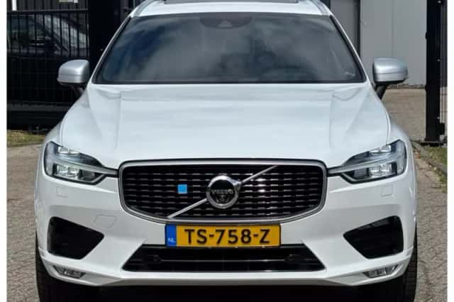 Volvo XC60 (2018) thumbnail 2