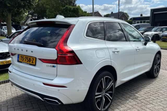 Volvo XC60 (2018) thumbnail 4