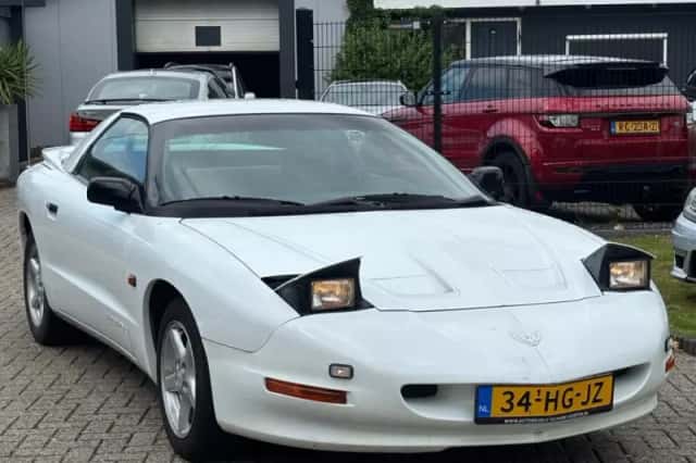 Pontiac Firebird (1994) thumbnail 3