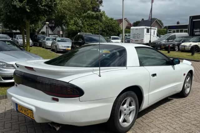 Pontiac Firebird (1994) thumbnail 5