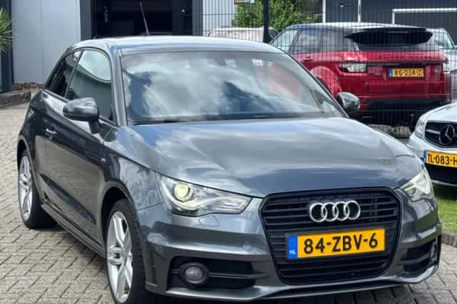 Audi A1 (2012) thumbnail 3