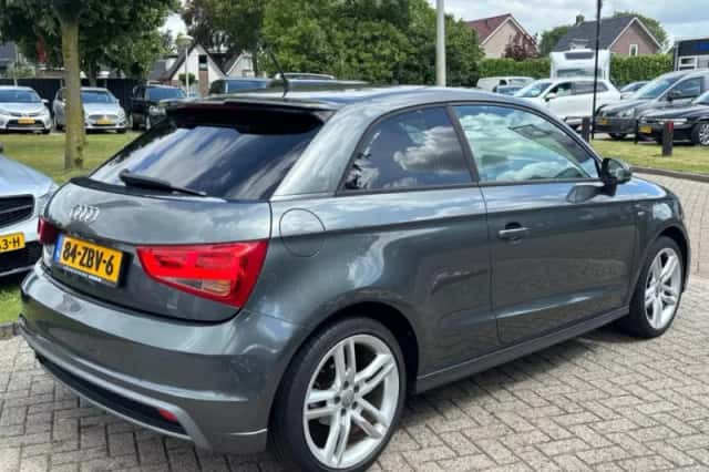 Audi A1 (2012) thumbnail 5