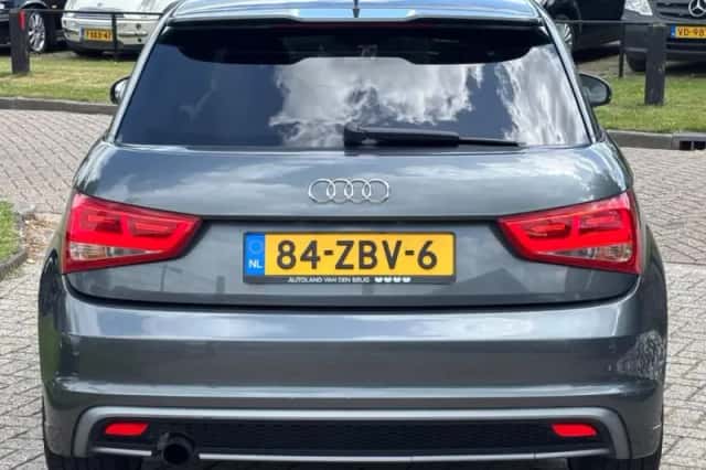 Audi A1 (2012) thumbnail 6