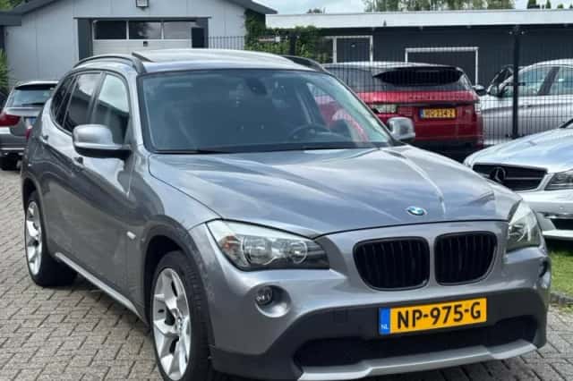 BMW X1 (2011) thumbnail 3