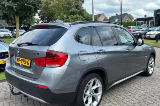 BMW X1 (2011) thumbnail 6