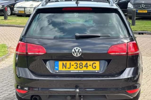 Volkswagen Golf (2017) thumbnail 6