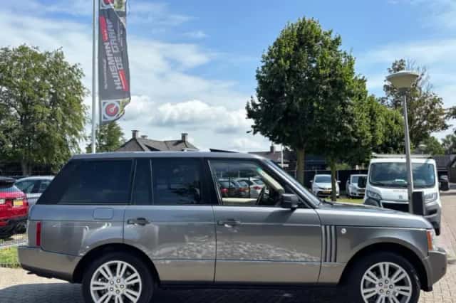 Land Rover Range Rover (2009) thumbnail 4